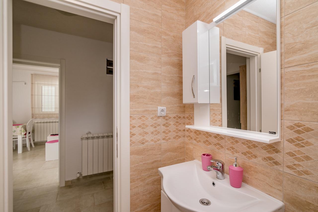 Apartments Mitrovic Luštica Εξωτερικό φωτογραφία