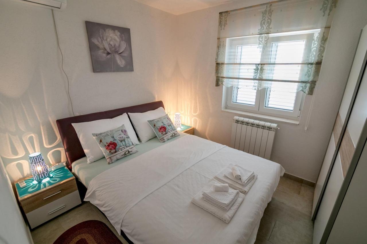 Apartments Mitrovic Luštica Εξωτερικό φωτογραφία